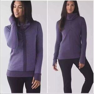 Lululemon In a Cinch Reversible Cowl Neck Pullover Size 6